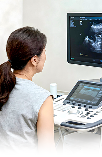 <b>정밀진단·맞춤치료</b><br>초음파, X-ray 등 정밀한 검사와<br>한의학적 진찰 병행